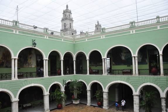 Visita ao belo Palácio Municipal, em Mérida, no sul do México